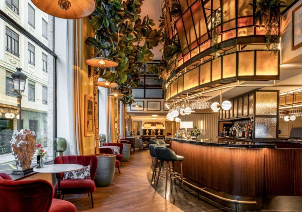 Only You Hotel Valencia Exterior photo The Bar at The Ivy Temple Row