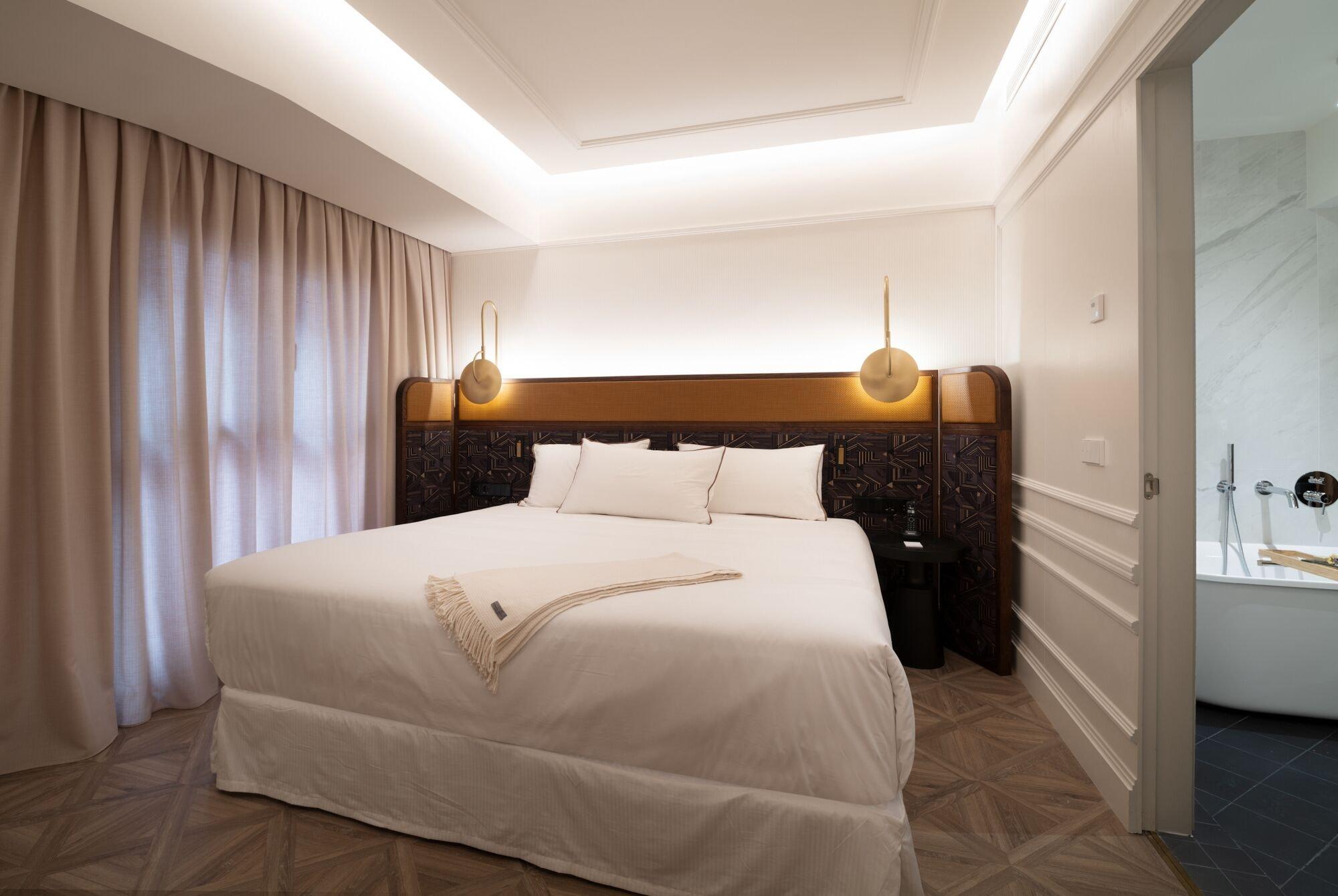 Only You Hotel Valencia Exterior photo A bedroom at the hotel